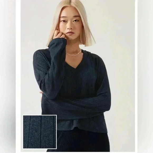 Athleta Tops - Athleta Harmony Pose Hoodie Sweatshirt Size Small Midnight Navy Color EUC